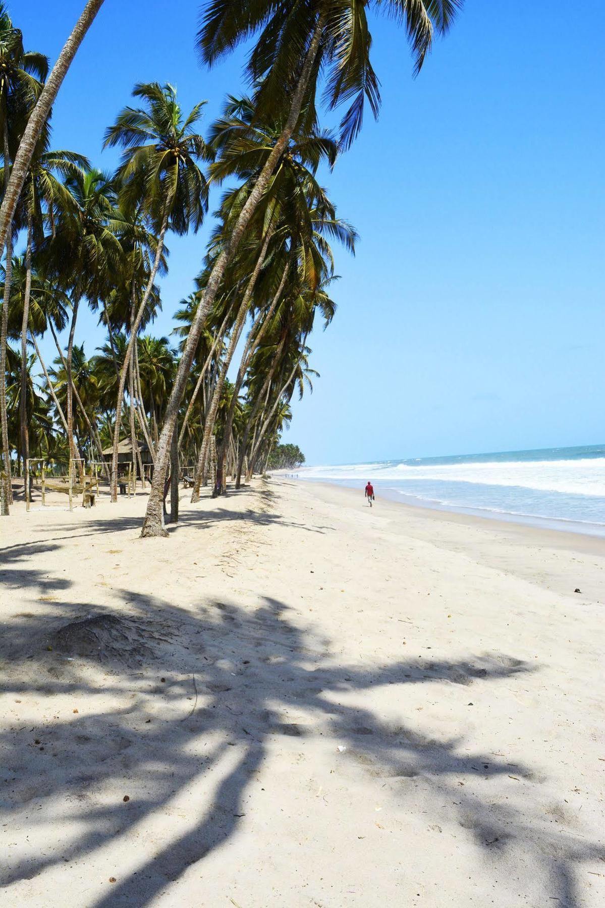 Blue Diamond Beach Resort Apam Exterior photo