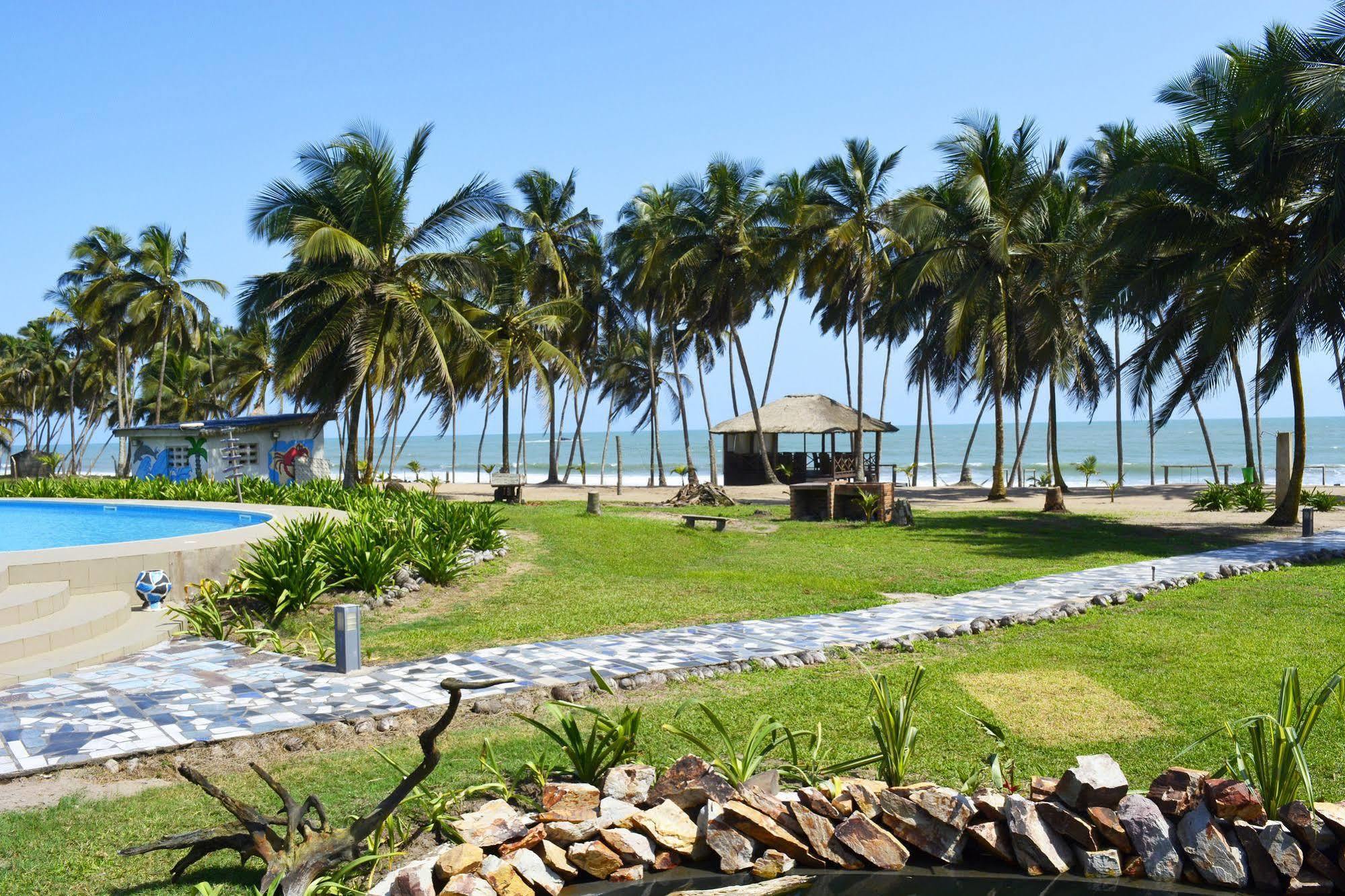 Blue Diamond Beach Resort Apam Exterior photo